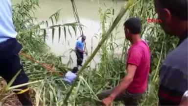 Mersin Traktörle Düştüğü Irmakta Yaşamını Yitirdi