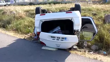 Ezine'de Trafik Kazası: 3 Yaralı