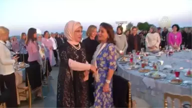 Emine Erdoğan'ın Huber Köşkü'nde Verdiği İftar