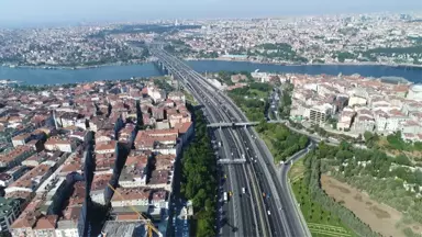 İstanbul'da Bayram Sabahında Yollar Bomboş Kaldı