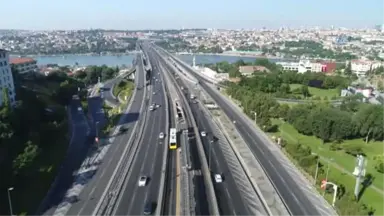 İstanbul'un Bayram Sabahı Boş Yolları Havadan Görüntülendi