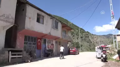 Necmettin Öğretmensiz Bir Yıl