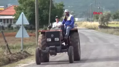 Muğla Tarlada Çift Sürerek, Üniversite Sınavına Hazırlanıyor