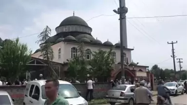 Silahlı Kavgada Öldürülen Bekirpaşa Camisi İmamı Güldü'nün Cenazesi