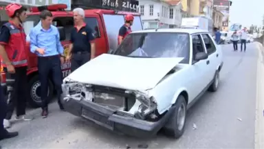 Sakarya'da Alt Geçidi Kitleyen Trafik Kazası