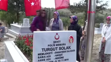 Balıkesir'de, 15 Temmuz Şehidi Mezarı Başında Anıldı Hd