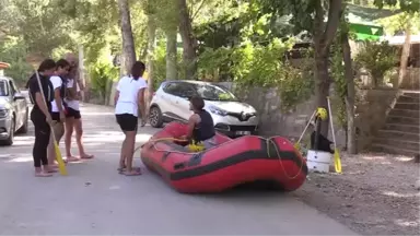 Tuncelili Raftingci Kızlar Dünya Şampiyonası'na Hazırlanıyor