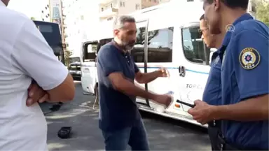 Otobüs ile Minibüs Çarpıştı: 2 Yaralı