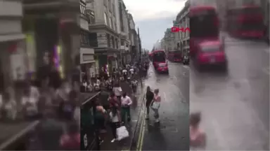 Yoğun Sıcaklardan Sonra Gelen Yağmur Londra'yı Rahatlattı