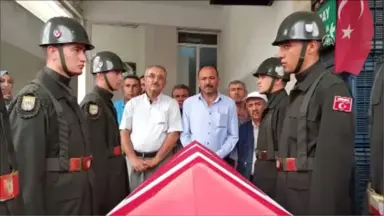 Tıra Çarpan Otomobildeki 2 Askerin Naaşları Memleketlerine Gönderildi