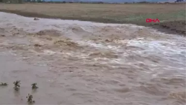 Afyonkarahisar'da Sağanak, Hayatı Olumsuz Etkiledi