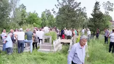 Kavaklı Sahili Açıklarındaki Teknenin Batması - Cemal Keskin'in Cenazesi Toprağa Verildi