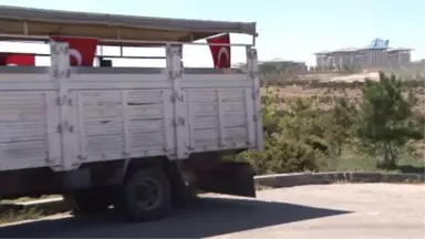 Doları Yok Diye Ekmek Teknesini Bağışlıyor