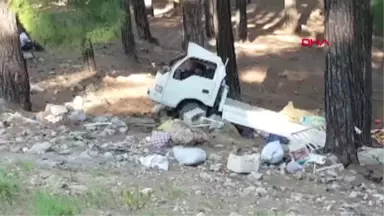 Antalya Kamyonet Uçuruma Yuvarlandı 2 Ölü, 2 Yaralı Hd