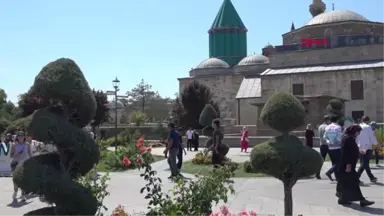 Konya Mevlana Müzesi'nde Bayram Yoğunluğu Hd