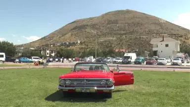 Ününü Tesadüfen Öğrendiği Otomobiline Gözü Gibi Bakıyor