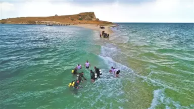 Çarpanak Adası'na Antik Yoldan Su Altı Yürüyüşü