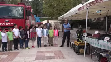 İtfaiyecilik Haftası'nde Öğrencilere Bilgilendirme Standı