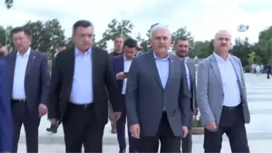 TBMM Başkanı Yıldırım, Registan Meydanı'nı Ziyaret Etti