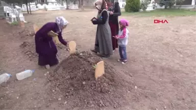 Tokat Anne Adile Erol Bayram Bize Çok Çiçek Getiriyordu, Sıra Bizde