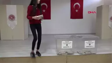 Eskişehir Ünlülerin Desteklediği Lisedeki Başkanlık Seçimini Hakan Çelik Kazandı