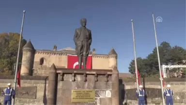 Büyük Önder Atatürk'ü Anıyoruz