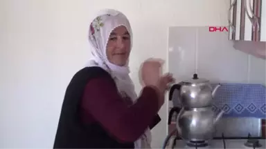 Kayseri Kayserili Gençler, Afife Teyzeyi Ziyaret Ederek, 'Sefiller'i' Tartıştı