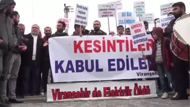 Elektrik Kesintisini Tabut Taşıyarak Protesto Ettiler