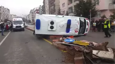 Kırşehir'de Ambulans Devrildi: 6 Yaralı