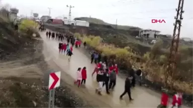 Hakkari Terörden Temizlenen Derecik'te Doğa Yürüyüşü