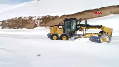 Van'da 200 Mahalle Yolu Açıldı