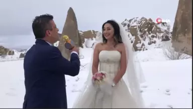 Kapadokya'da Eksi 10 Derece Gelin Damat Fotoğrafı Çektirdiler