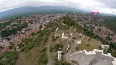 Tokat Tarihi Niksar Kalesi'nin Surlarındaki Yazılar Tepki Çekti