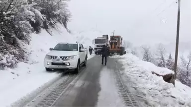 Karla Mücadele Çalışması Yürüten İş Makinesi Devrildi: 1 Ölü