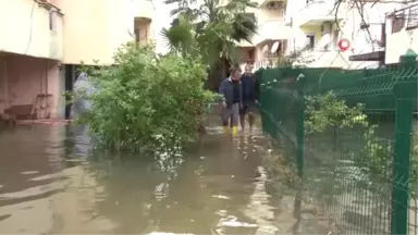 Evlerine Aniden Su Basınca Tsunami Sandılar