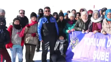 Kayseri Emniyeti Karne Hediyesi Olarak Öğrencileri Erciyes'e Götürdü