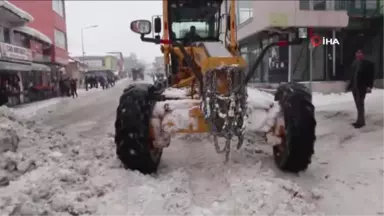 Varto'da Kar Kaldırma Çalışmaları Sürüyor