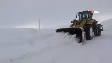 Muş'ta Kapanan Köy Yolları Ulaşıma Açılıyor