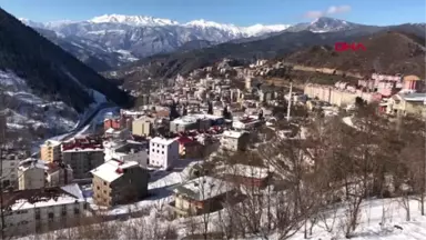 Artvin Şavşat'ta Renkli Kar Şenliği