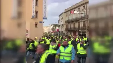 Sarı Yelekliler 10'ncu Kez Sokakta- Fransa'da Gazeteciler de 'Sarı Yelekliler'i Protesto Ediyor