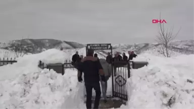 Tunceli Kamer Genç, Vefatının 3'üncü Yıl Dönümünde Mezarı Başında Anıldı