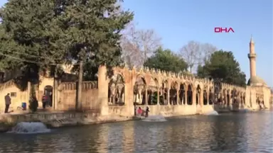 Şablıurfa Balıklıgöl Yerleşkesi'ndeki Tarihi Cami 4 Yıldır İbadete Kapalı