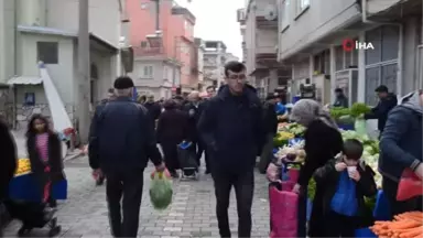 Dursunbey'de Vatandaşlara Ücretsiz Bez Torba Dağıtıldı