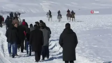 Kar Üstünde Cirit Gösterisi Nefes Kesti