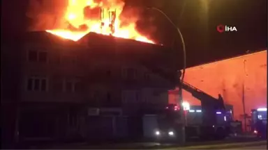 Sakarya'da Otel Alevlere Teslim Oldu