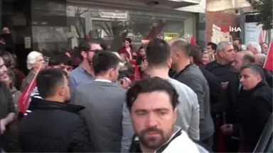 CHP İzmir İl Başkanlığı Önünde 'Buca' Tepkisi