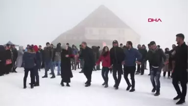 Bingöl Hesarek Kayak Festivali, Kar Üzerinde 'Halay'la Kutlandı