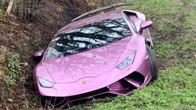 Bitcoin Milyoneri, 1 Milyon 350 Bin TL'lik Lamborghini'yi Bir Çukurda Terk Etti