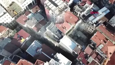 İstanbul Beyoğlu'ndaki Yangın; Kavga Ettiği Arkadaşlarını Korkutmak İçin Evi Ateşe Vermiş