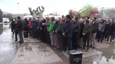 Ankara Ankara'da, Cami Saldırısında Ölenler İçin Gıyabi Cenaze Namazı